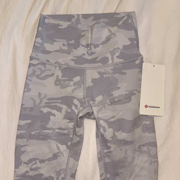 Lululemon Wunder Under HR Shorts 10” - Picture 1 of 3